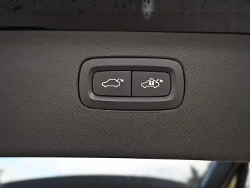 VOLVO XC90 B5 Ultimate Bright AWD MASS LUFT BW HUD