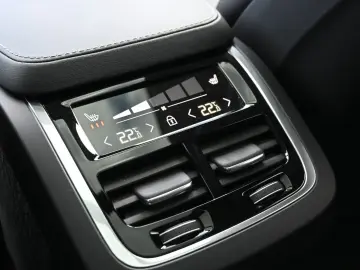 VOLVO XC90 B5 Ultimate Bright AWD MASS LUFT BW HUD