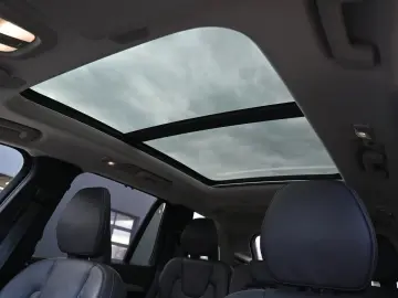 VOLVO XC90 B5 Ultimate Bright AWD MASS LUFT BW HUD