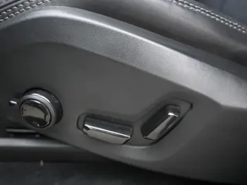 VOLVO XC90 B5 Ultimate Bright AWD MASS LUFT BW HUD