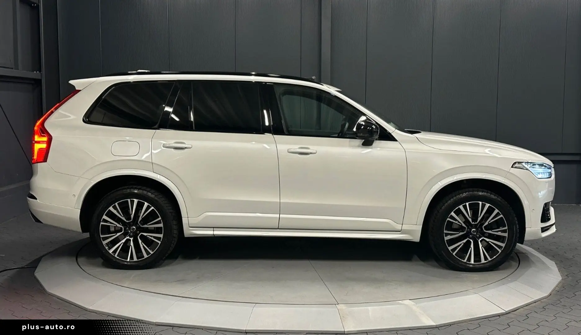 VOLVO XC90 Ultra Dark Recharge AWD B&W 7-SITZE