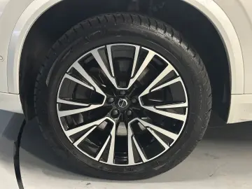 VOLVO XC90 Ultra Dark Recharge AWD B&W 7-SITZE