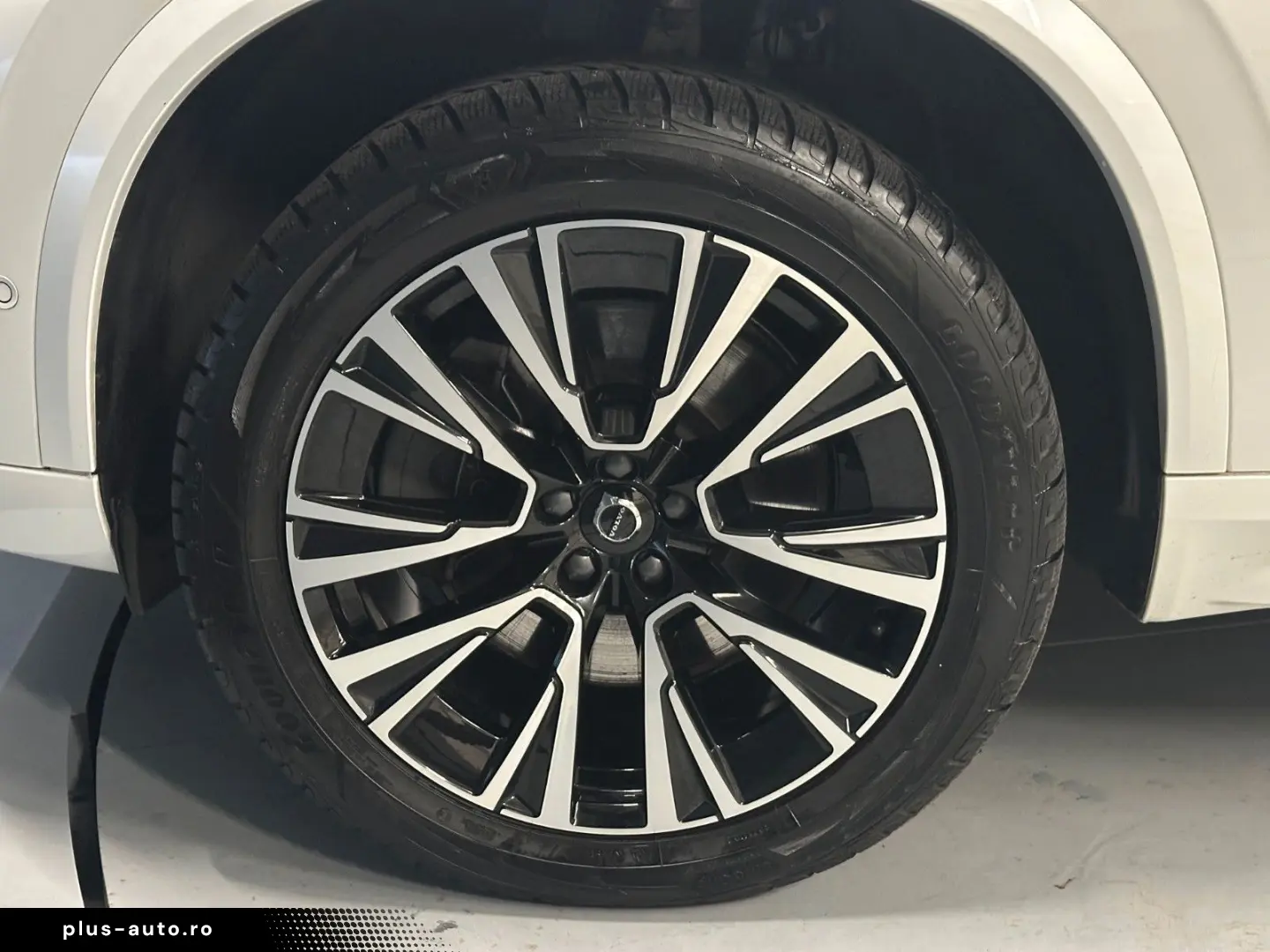 VOLVO XC90 Ultra Dark Recharge AWD B&W 7-SITZE