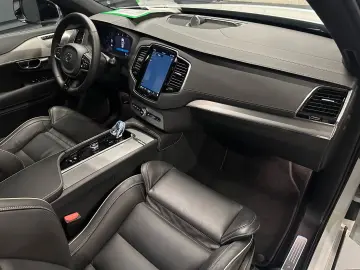 VOLVO XC90 Ultra Dark Recharge AWD B&W 7-SITZE