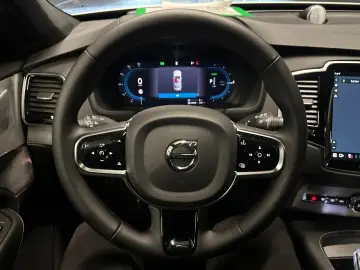 VOLVO XC90 Ultra Dark Recharge AWD B&W 7-SITZE