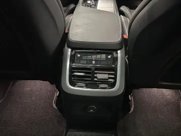 VOLVO XC90 Ultra Dark Recharge AWD B&W 7-SITZE