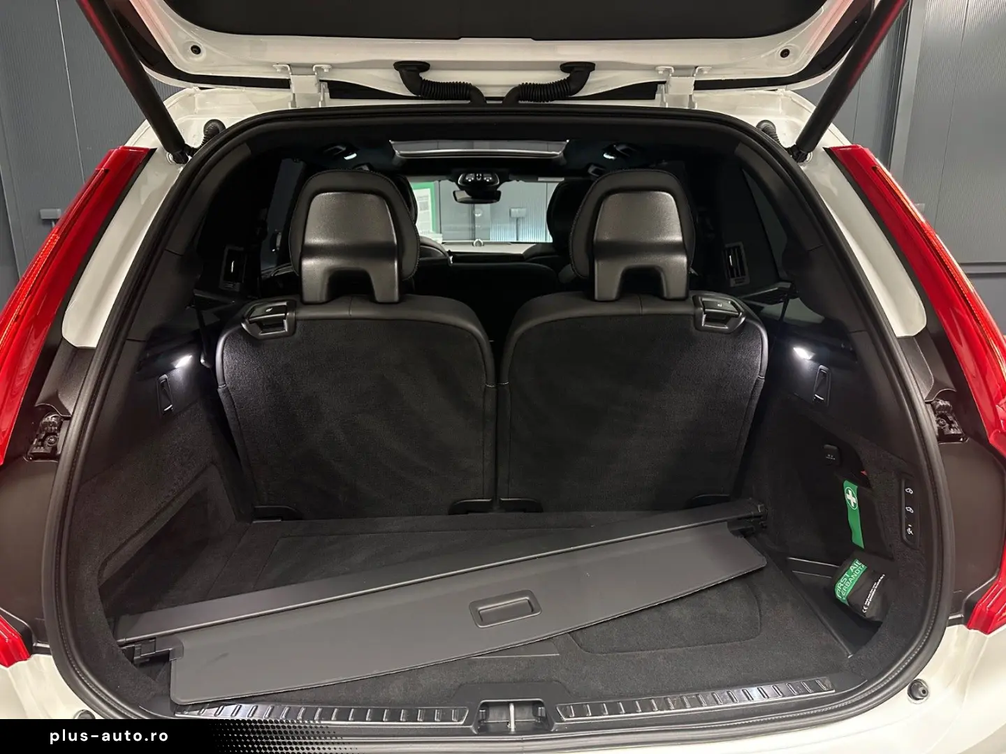 VOLVO XC90 Ultra Dark Recharge AWD B&W 7-SITZE