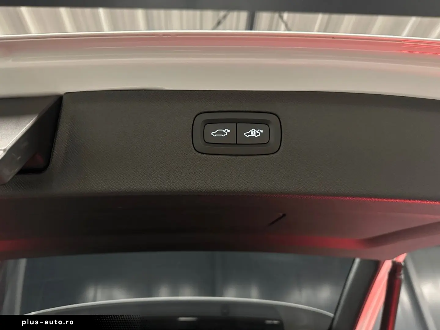 VOLVO XC90 Ultra Dark Recharge AWD B&W 7-SITZE