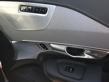 VOLVO XC90 T8 AWD Ultimate Dark 360  LUFT