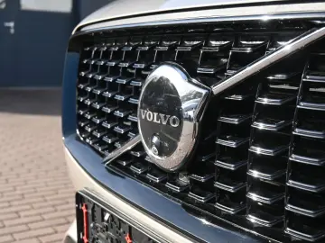 VOLVO XC90 T8 AWD Ultimate Dark 360  LUFT