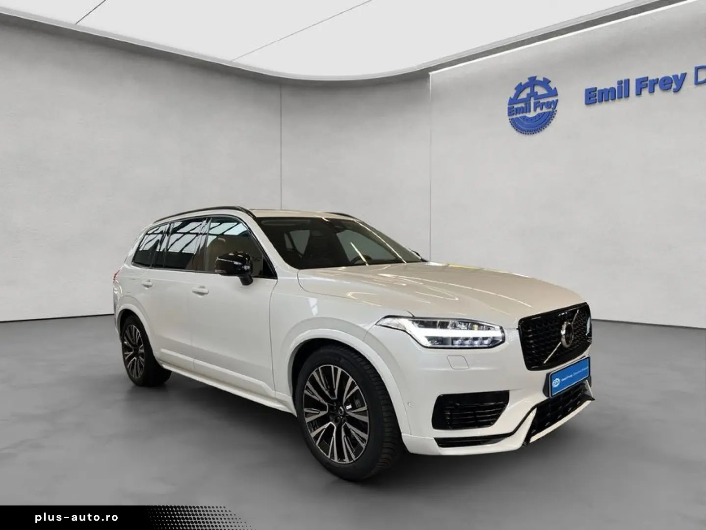 VOLVO XC90 T8 AWD Recharge Ultimate-Dark B&W 360