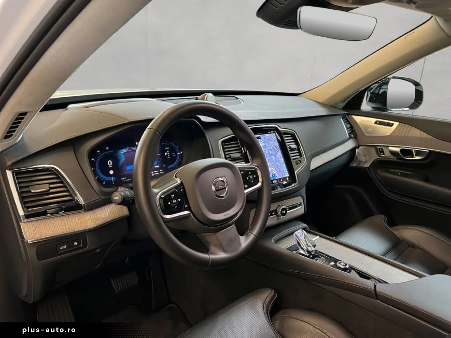 VOLVO XC90 T8 AWD Recharge Ultimate-Dark B&W 360