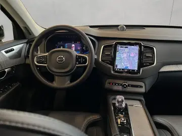 VOLVO XC90 T8 AWD Recharge Ultimate-Dark B&W 360