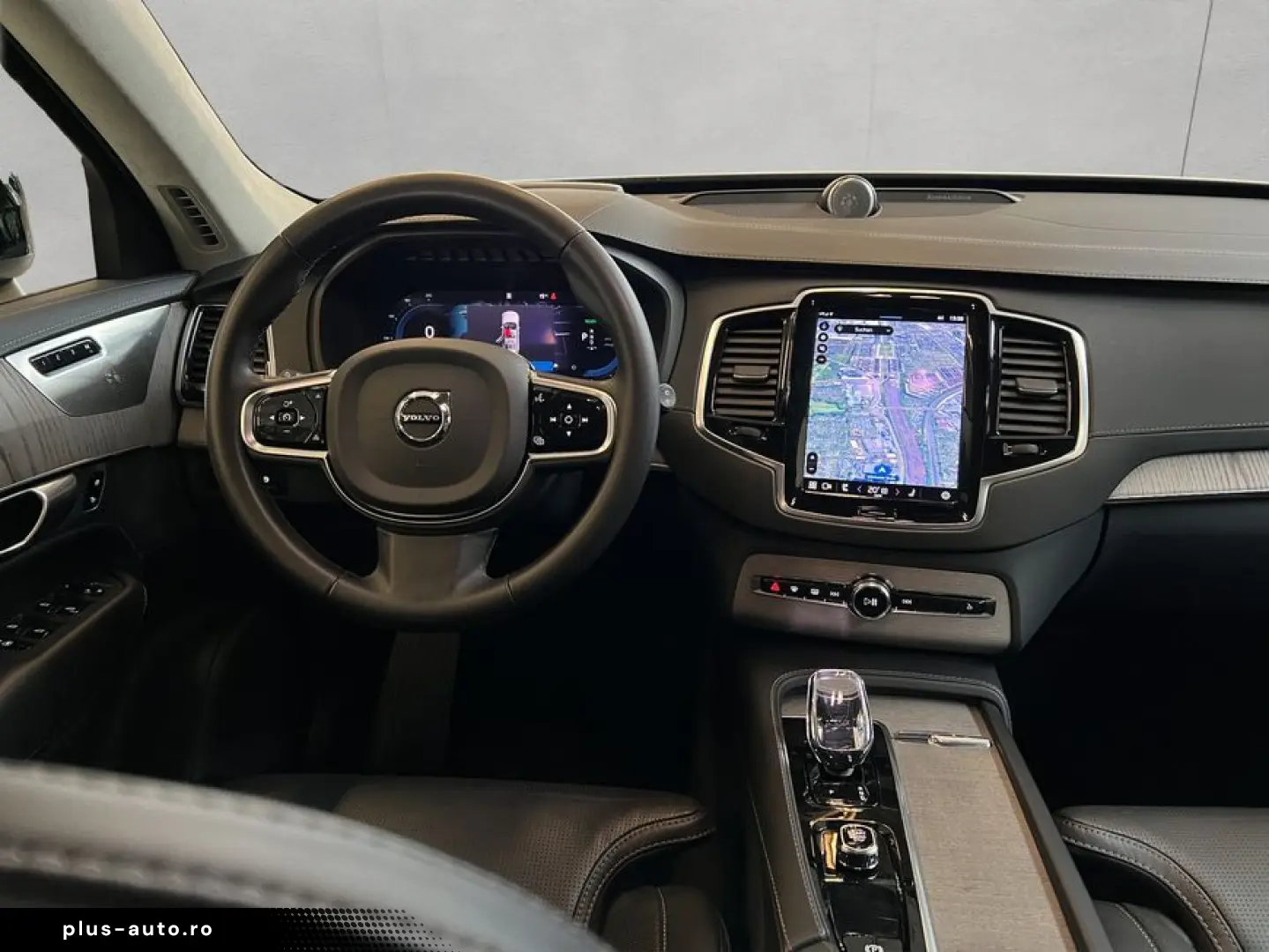 VOLVO XC90 T8 AWD Recharge Ultimate-Dark B&W 360