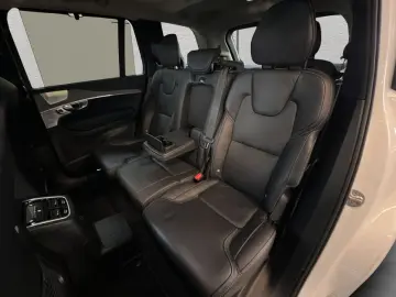 VOLVO XC90 T8 AWD Recharge Ultimate-Dark B&W 360