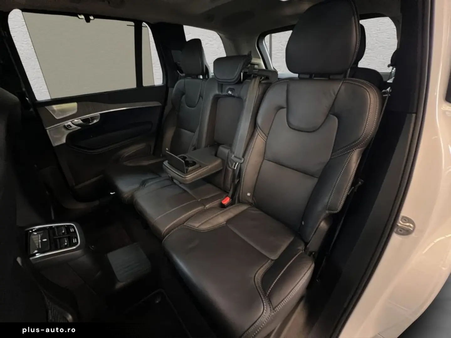 VOLVO XC90 T8 AWD Recharge Ultimate-Dark B&W 360