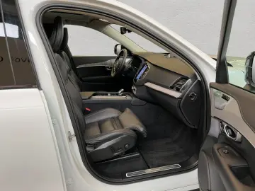 VOLVO XC90 T8 AWD Recharge Ultimate-Dark B&W 360