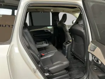 VOLVO XC90 T8 AWD Recharge Ultimate-Dark B&W 360