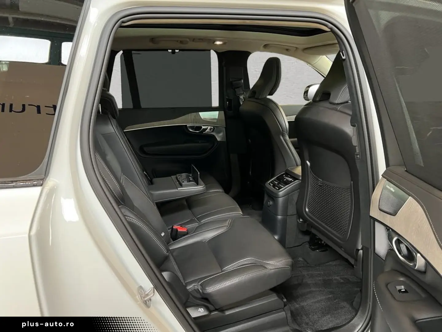 VOLVO XC90 T8 AWD Recharge Ultimate-Dark B&W 360