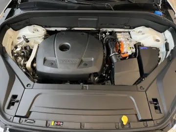 VOLVO XC90 T8 AWD Recharge Ultimate-Dark B&W 360