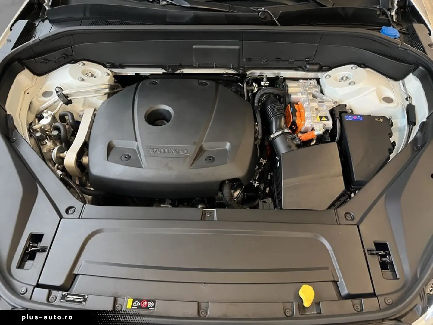 VOLVO XC90 T8 AWD Recharge Ultimate-Dark B&W 360