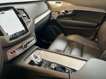 VOLVO XC90 T8 AWD Recharge Ultimate-Dark B&W 360