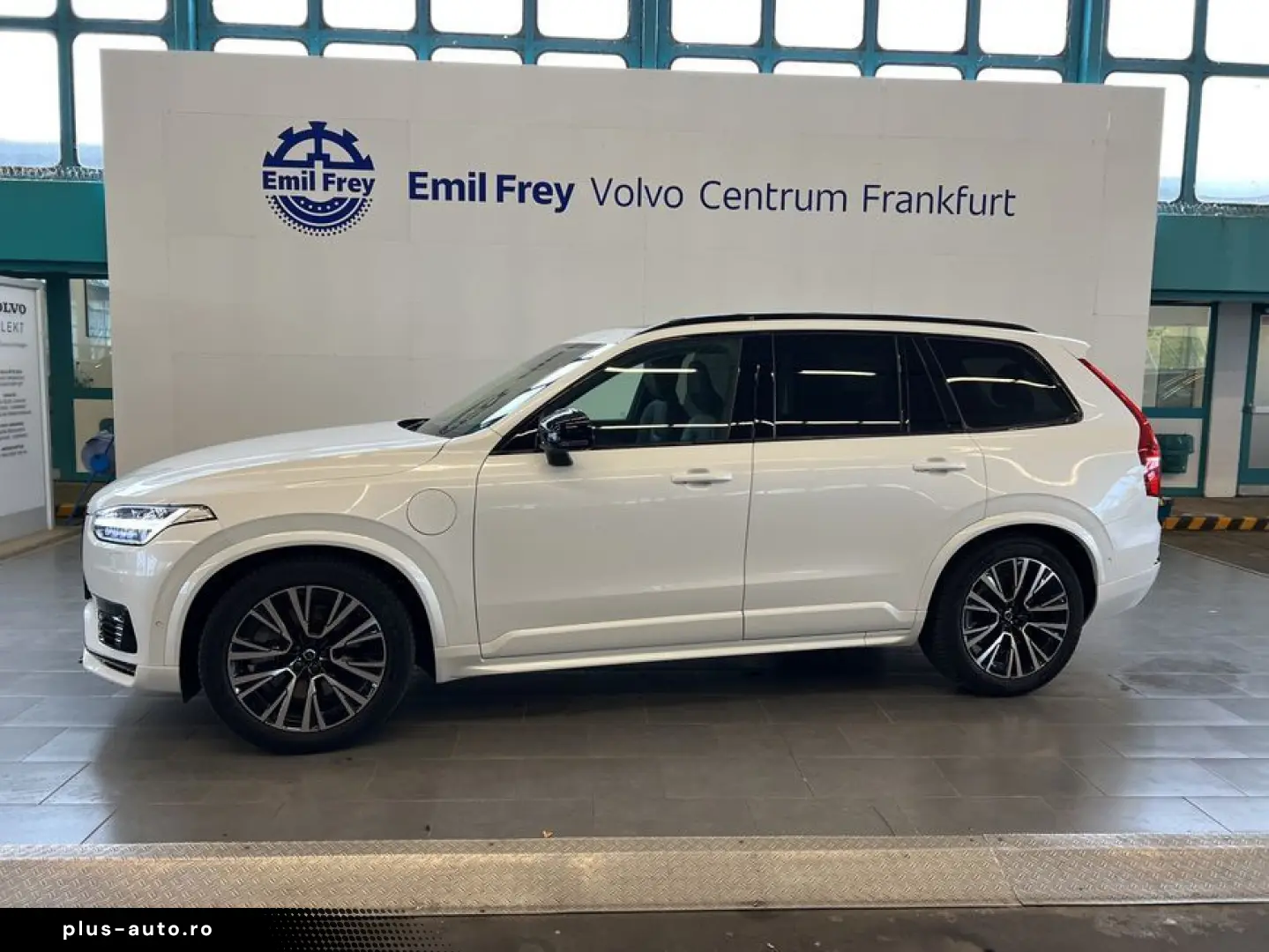 VOLVO XC90 T8 AWD Recharge Ultimate-Dark B&W 360