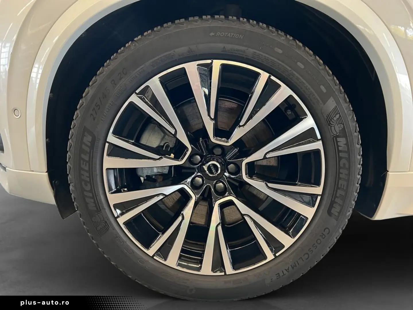 VOLVO XC90 T8 AWD Recharge Ultimate-Dark B&W 360