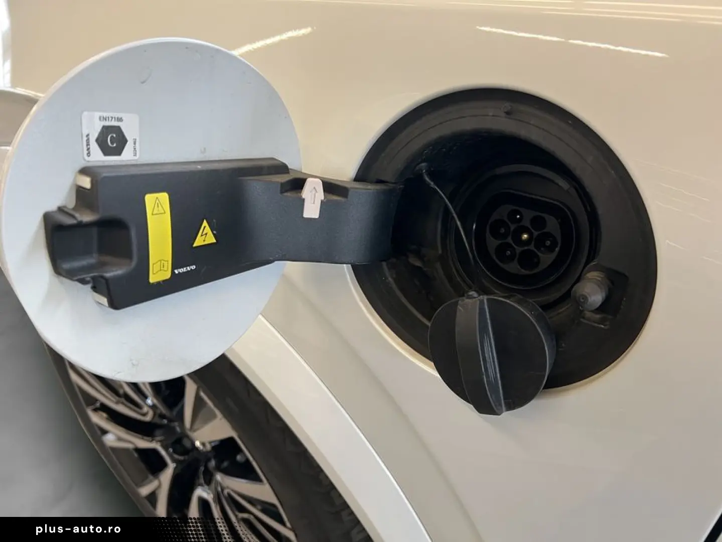 VOLVO XC90 T8 AWD Recharge Ultimate-Dark B&W 360