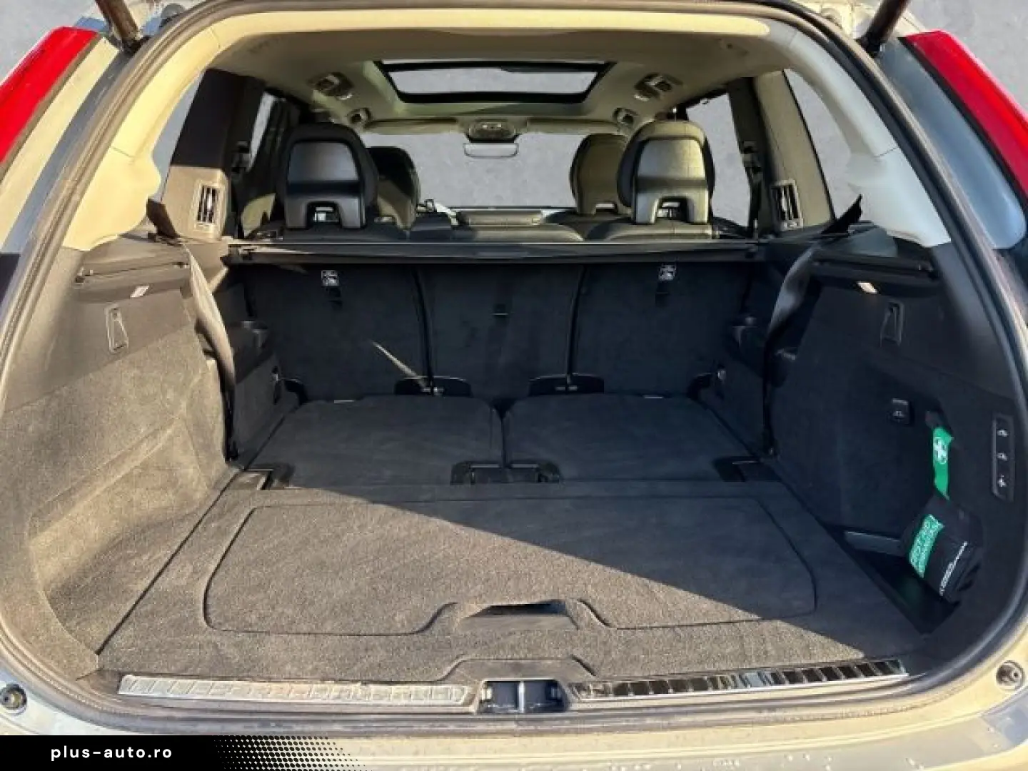 VOLVO XC90 Plus Dark T8 AWD 7-Sitzer