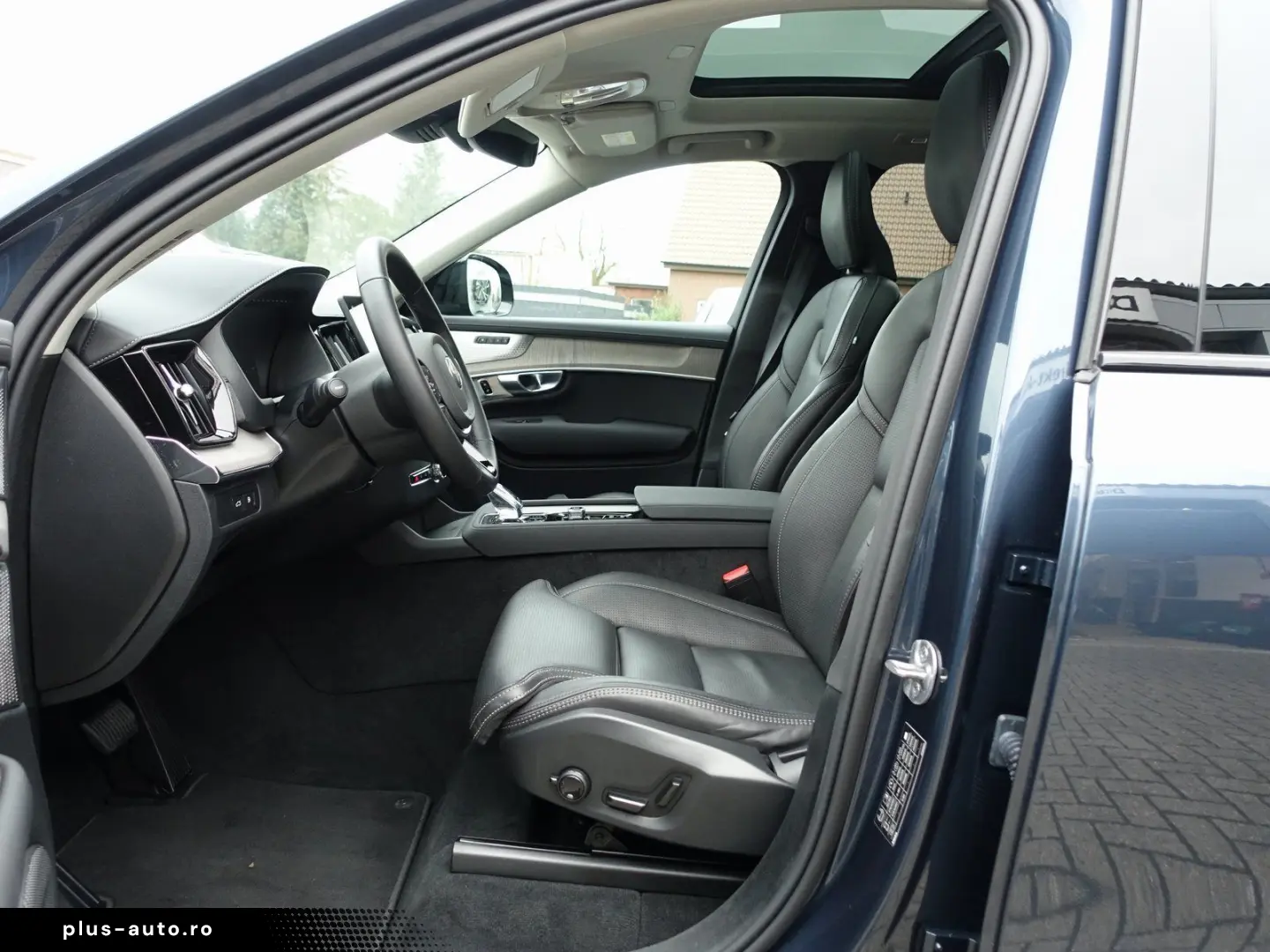 VOLVO XC90 T8 Dark AWD B&W HeadUP Pano 360  FourC