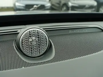 VOLVO XC90 T8 Dark AWD B&W HeadUP Pano 360  FourC