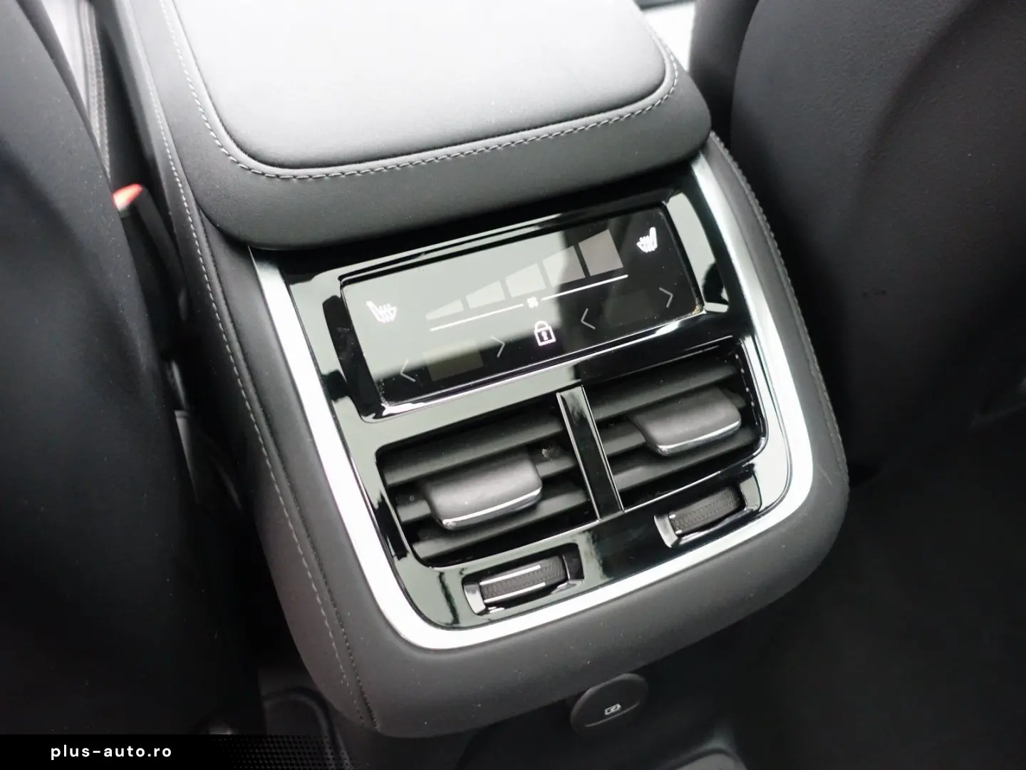 VOLVO XC90 T8 Dark AWD B&W HeadUP Pano 360  FourC