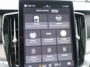 VOLVO XC90 T8 Dark AWD B&W HeadUP Pano 360  FourC