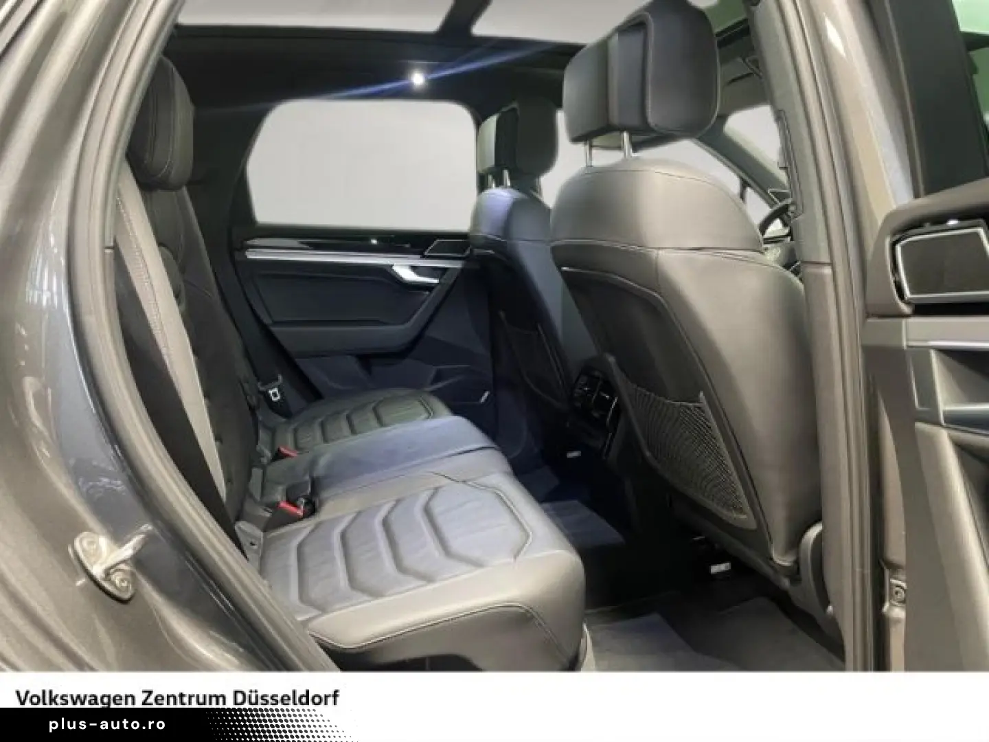 VW Touareg R-Line 3.0 TDI DSG 4Motion