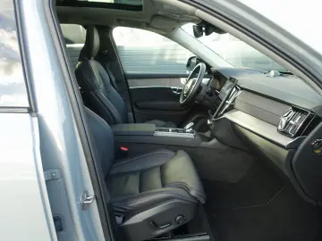 VOLVO XC90 Plus T8 AWD Plug-in Hybrid FourC Pano