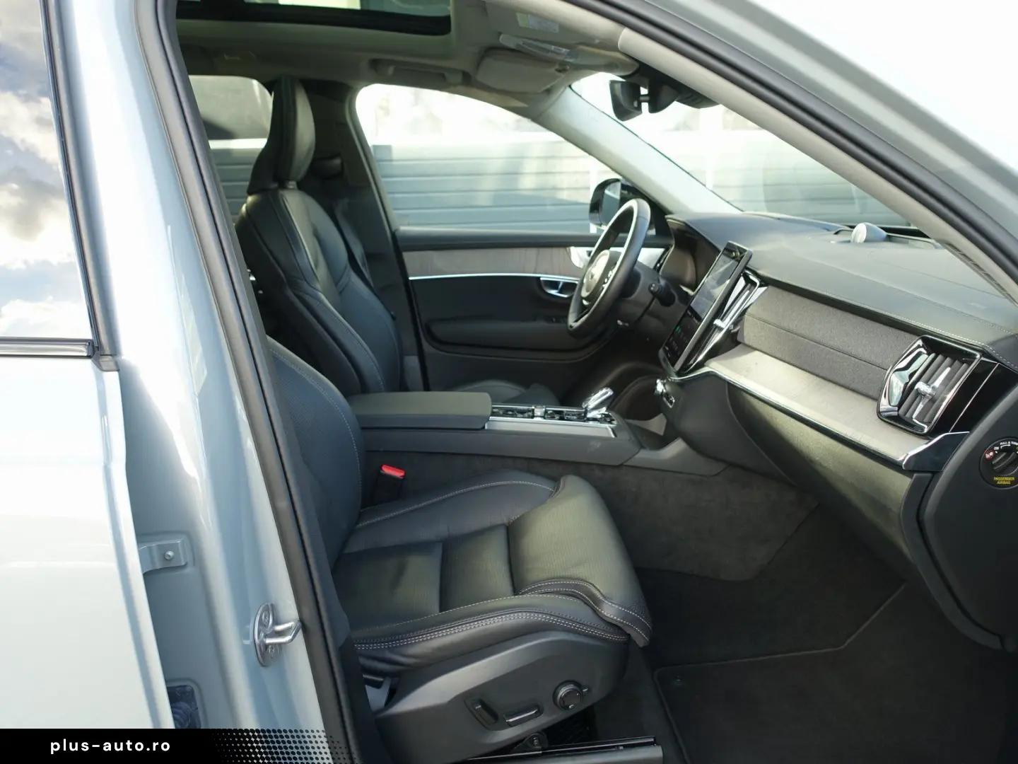 VOLVO XC90 Plus T8 AWD Plug-in Hybrid FourC Pano