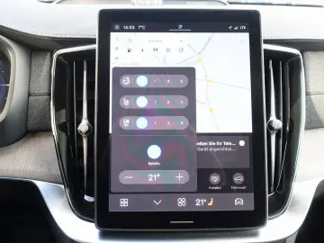 VOLVO XC90 Plus T8 AWD Plug-in Hybrid FourC Pano