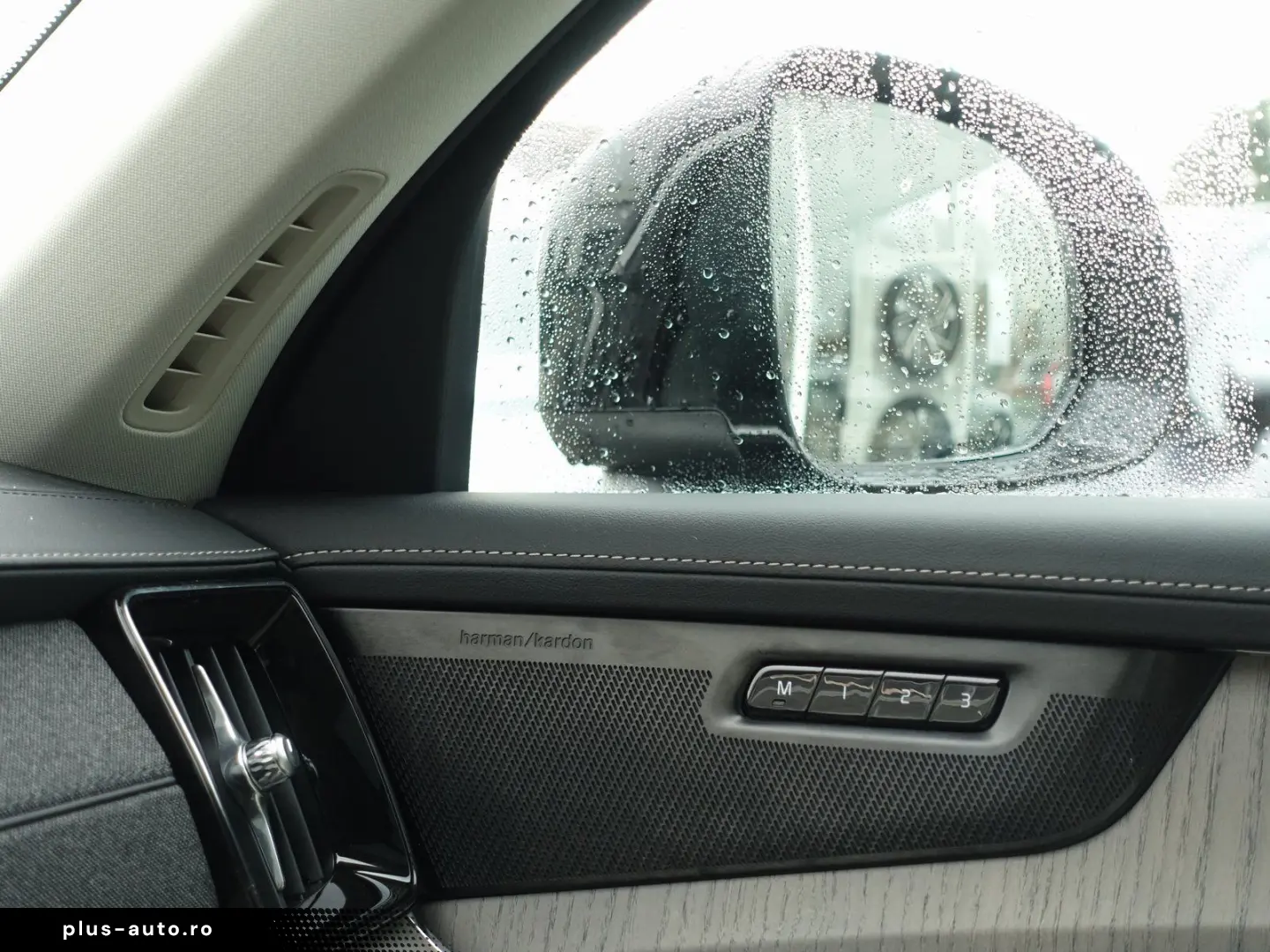 VOLVO XC90 Plus T8 AWD Plug-in Hybrid Pano H&K 360