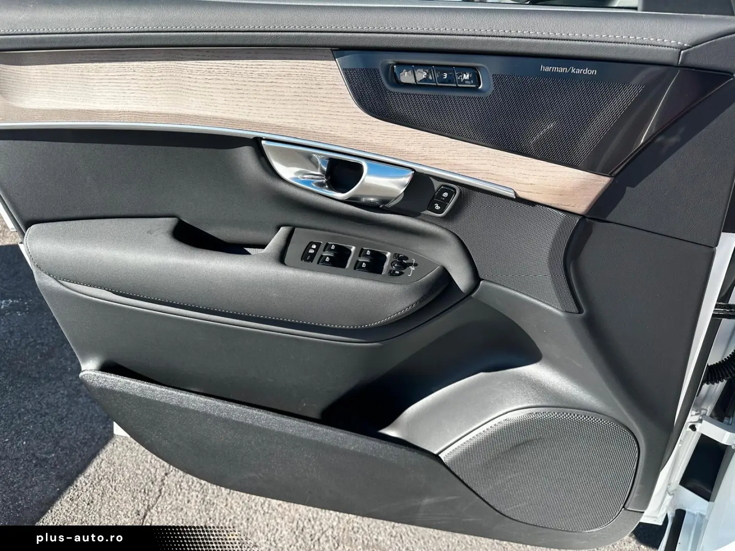 VOLVO XC90 T8 PlusDark FaceLift7-Sitzer Pano360