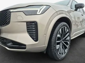 VOLVO XC90 T8 AWD Plug-in Hybrid Plus Dark Pano HuD