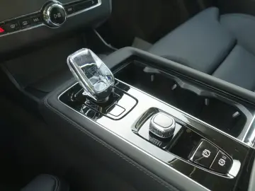 VOLVO XC90 Plus Dark T8 AWD Plug-in  360  FourC Pano