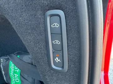 VOLVO XC90 T8 Plus Bright LUFT AHK B&W PANO HAED UP