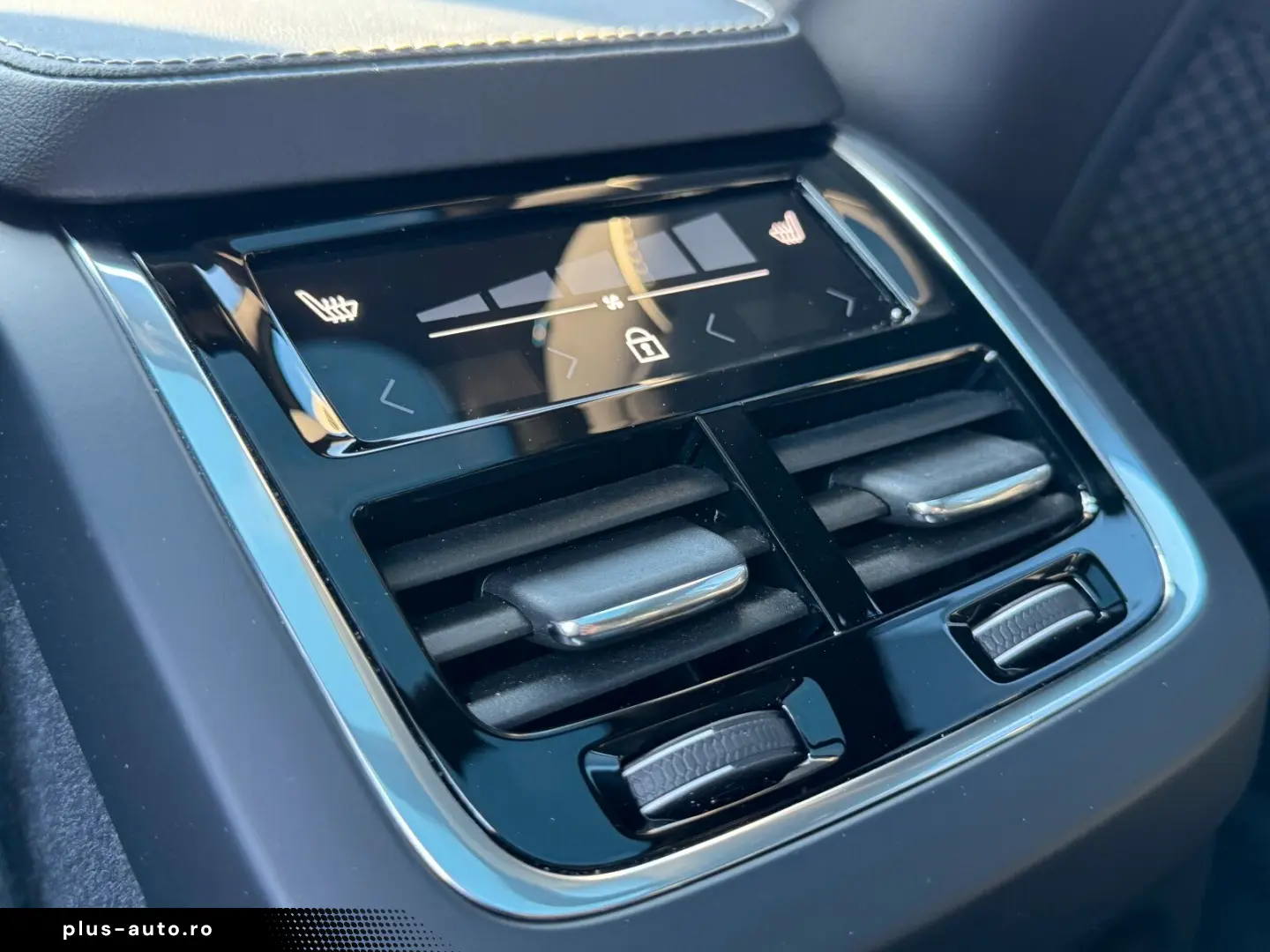 VOLVO XC90 T8 Plus Bright LUFT AHK B&W PANO HAED UP