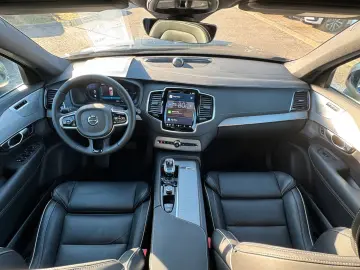 VOLVO XC90 T8 Plus Bright LUFT AHK B&W PANO HAED UP