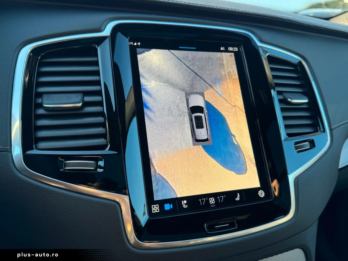 VOLVO XC90 T8 Plus Bright LUFT AHK B&W PANO HAED UP