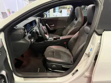 MERCEDES-BENZ CLA 250 e AMG-Line