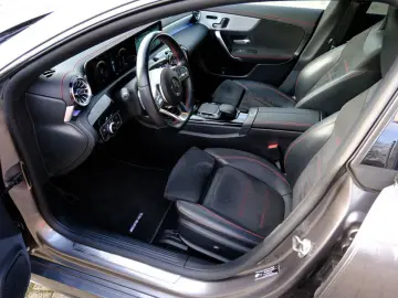 MERCEDES-BENZ CLA 250 e AMG