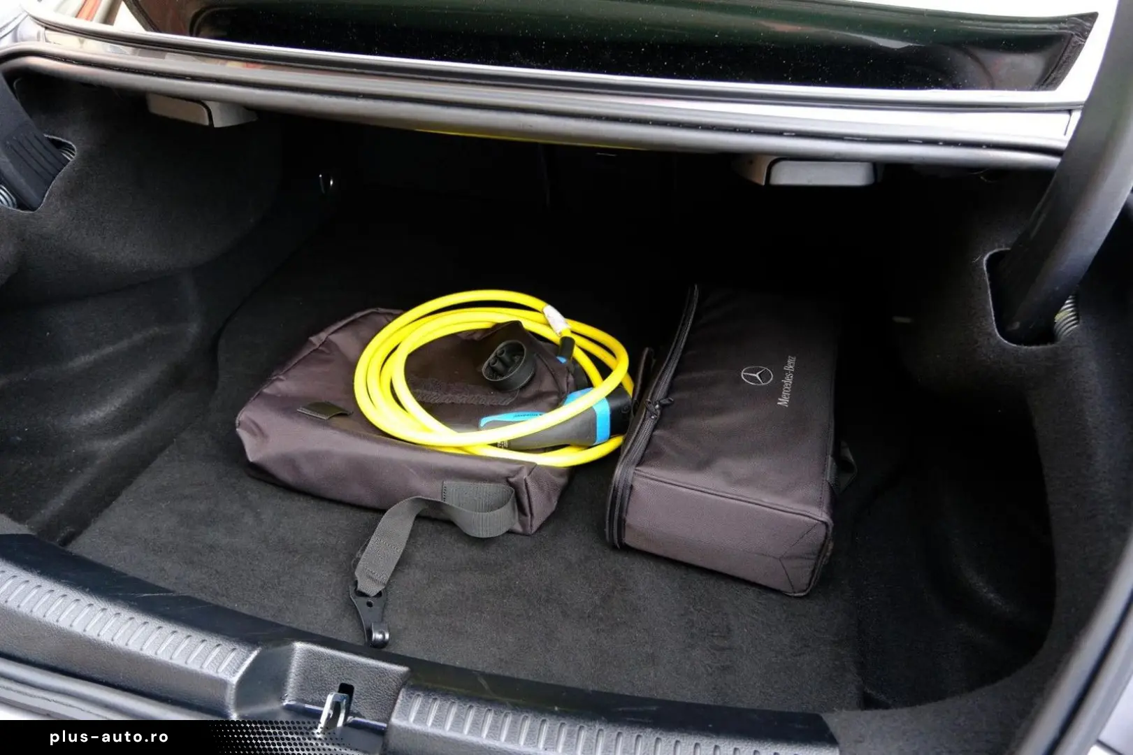 MERCEDES-BENZ CLA 250 e AMG