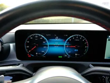 MERCEDES-BENZ CLA 250 e AMG